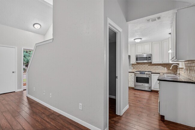 Building Photo - 17226 Chapel Pine St