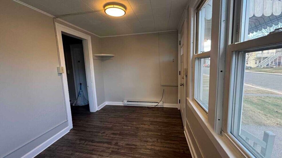 Building Photo - 8 Prospect St