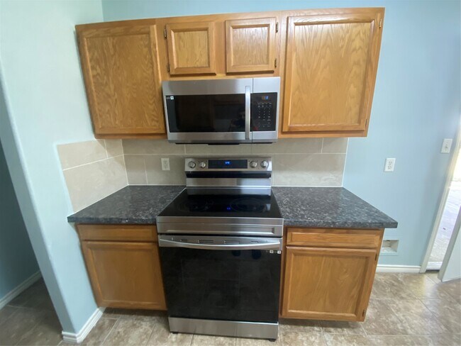 Building Photo - 10662 Royal York Dr