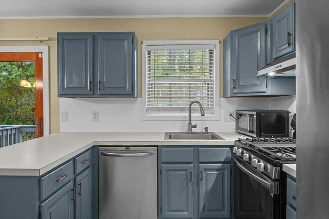 Building Photo - 61 Kathy Dr