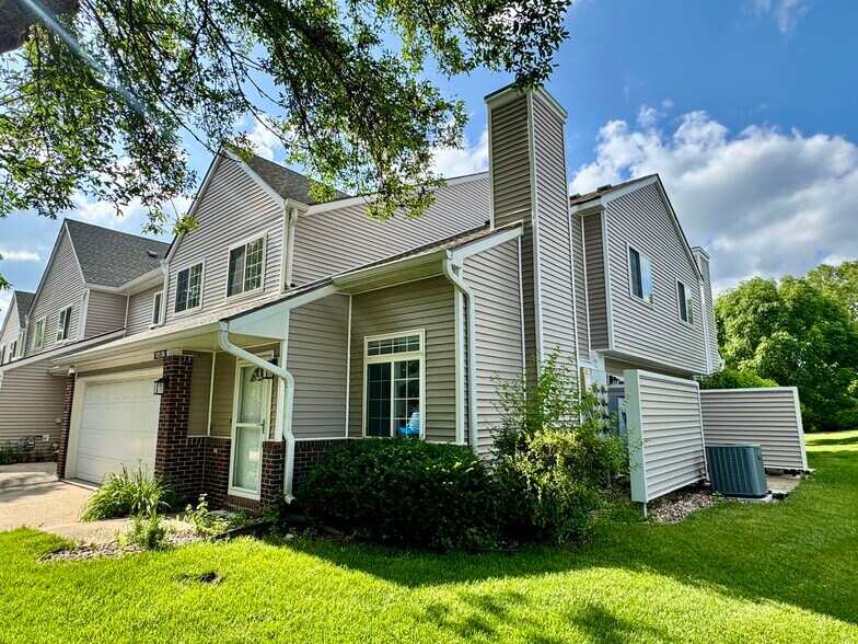 Building Photo - 7425 Wistful Vista Dr