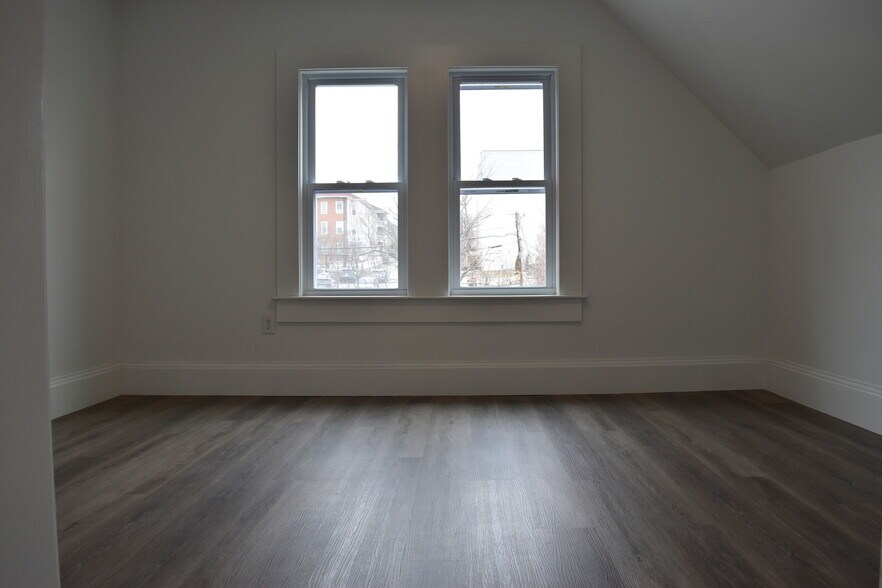 Building Photo - 70 Arlington St