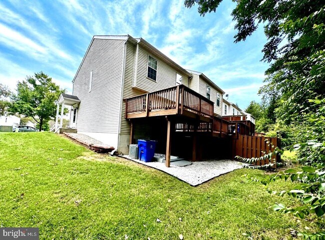 Building Photo - 5798 Katsura Ct