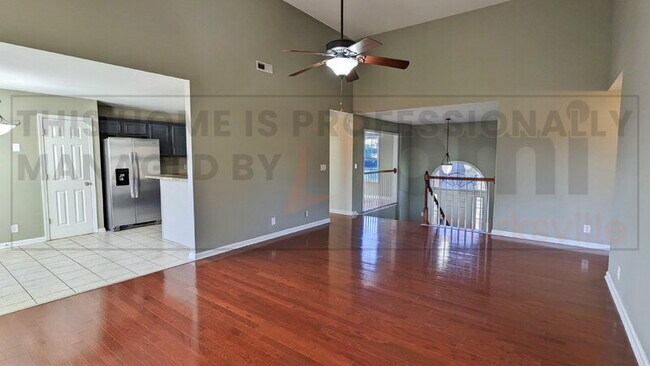 Building Photo - 2780 Cascade Dr