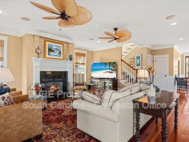 Building Photo - 1597 Rivertowne Country Club Dr