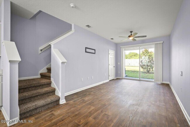 Building Photo - 85 Elmhurst Ln