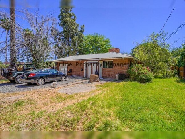 Building Photo - 351 E Encanto Dr