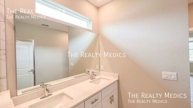 Building Photo - 256 Gladiola Ct