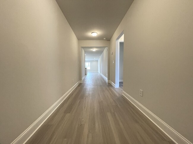Building Photo - 12869 Tallulah Dr