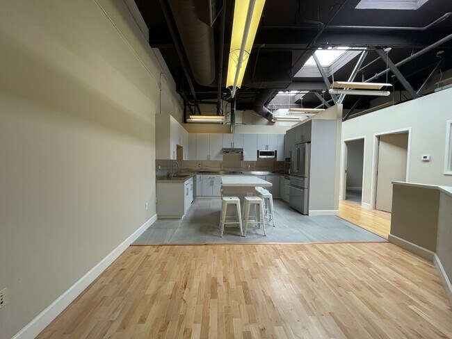 Building Photo - LOS GATOS - DOWNTOWN LOFT RESIDENCE