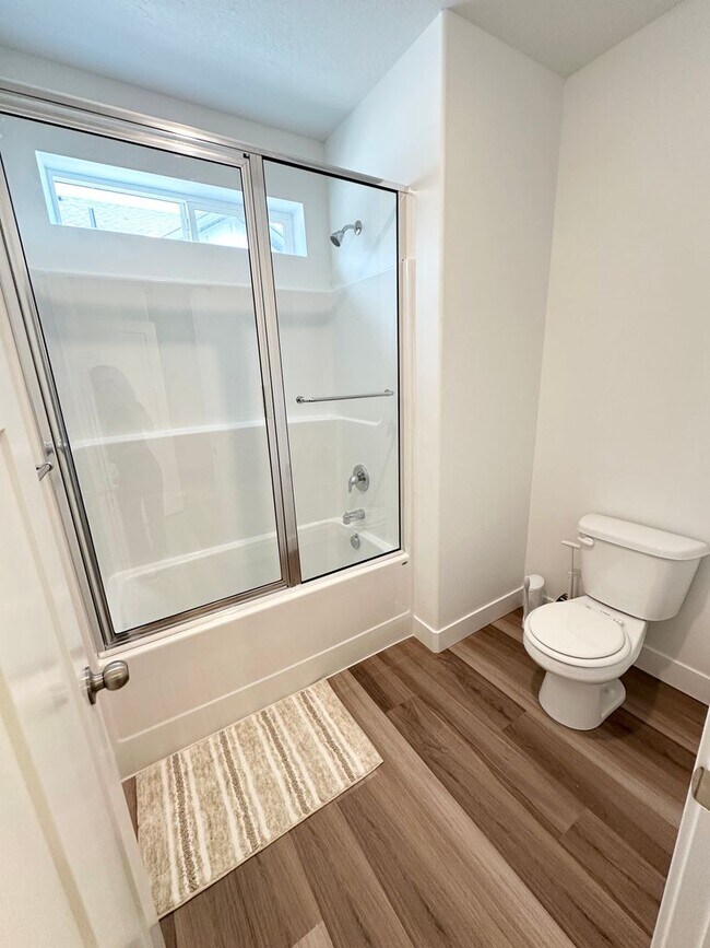 Building Photo - 3 Bed/2 Bathroom house in Saratoga Springs