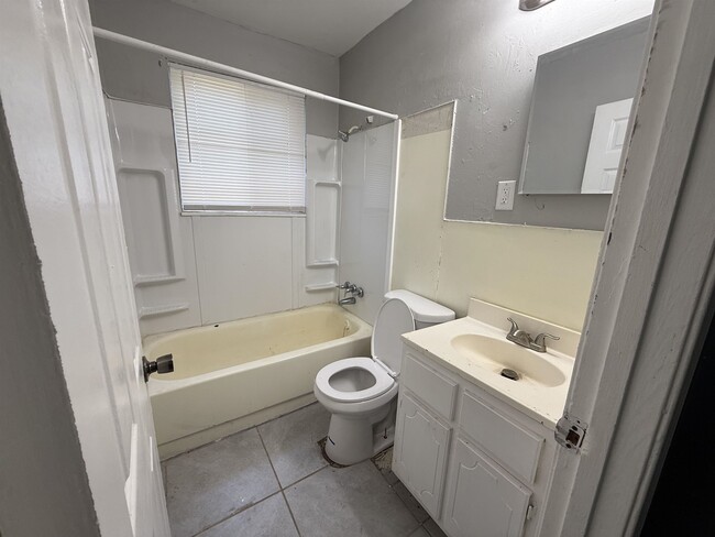 Building Photo - 2203 Stovall Ave