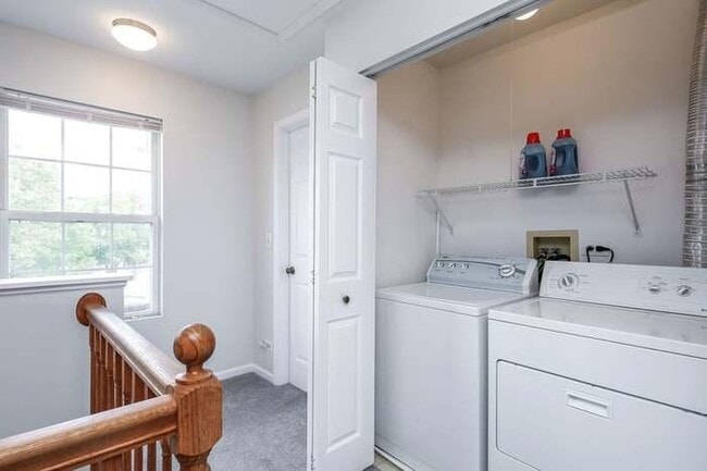 Building Photo - 1211 Arapaho Ct