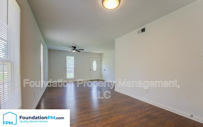 Building Photo - 3814 Selden Cove