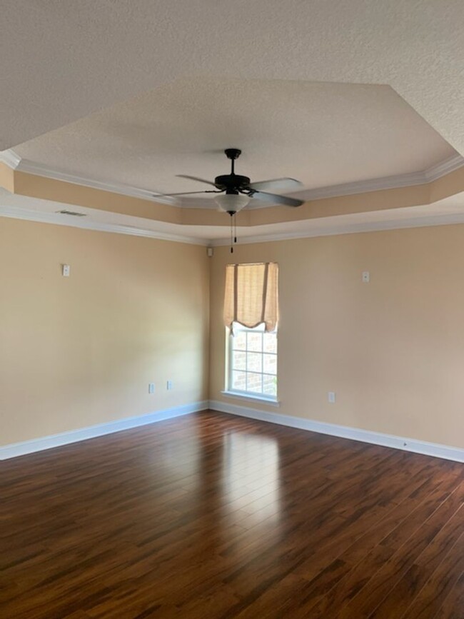 Building Photo - Spacious 4-Bedroom Home in Griffin Park - ...