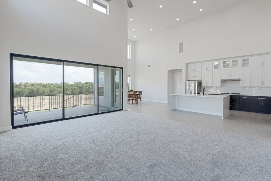 Building Photo - 301 Northcrest Dr