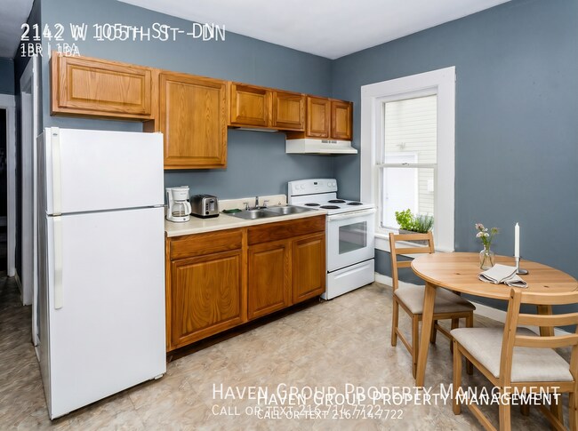 Building Photo - 2142 W 105th St
