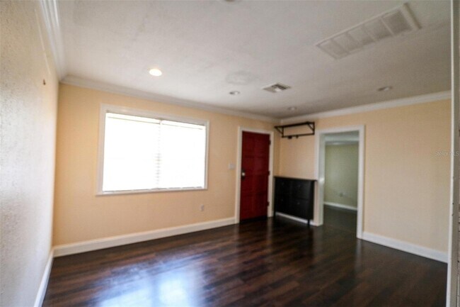 Building Photo - 4419 W Euclid Ave