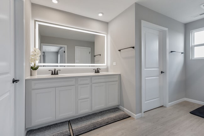 Building Photo - 2227 Ryegrass Ln