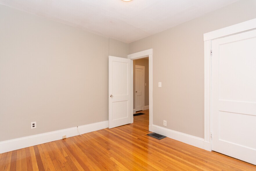 Building Photo - 39 Gould St