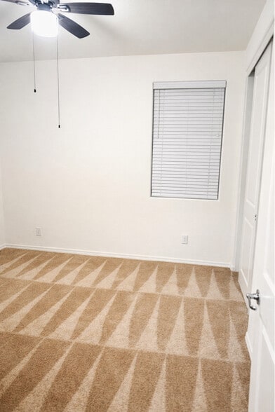 Building Photo - 10040 E Tiburon Ave