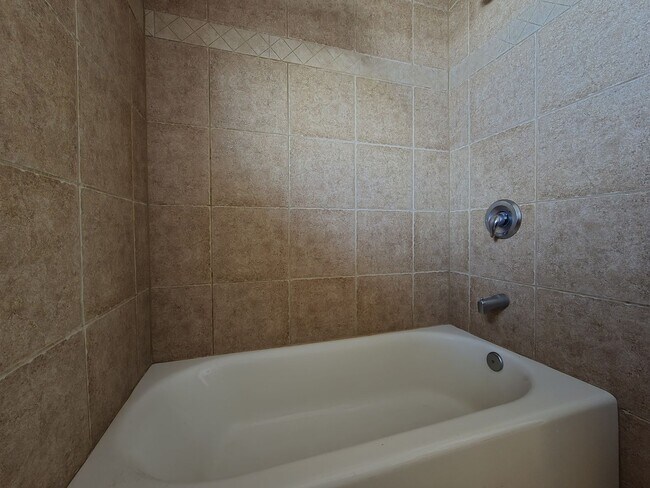 Building Photo - 2300 Calle Brocha