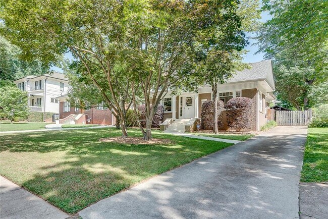 Building Photo - 2104 Delano Dr NE