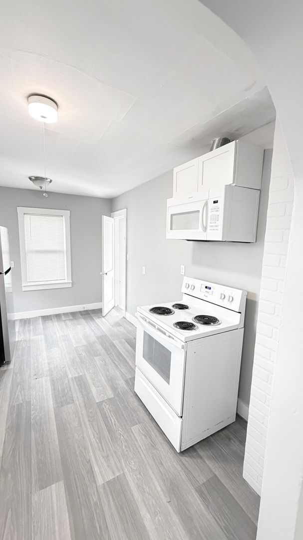 Building Photo - 2114 S Scott Ave