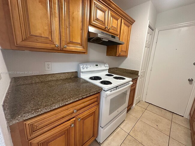 Building Photo - 7215 SW 94th Pl