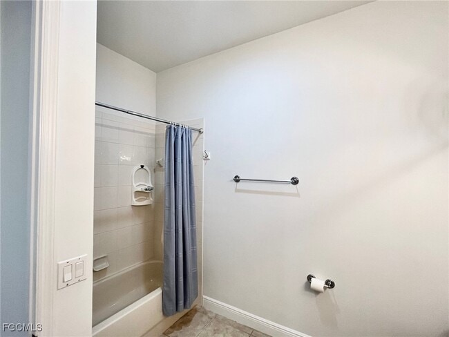 Building Photo - 4820 SW 17th Pl