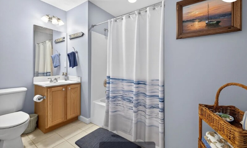 Building Photo - 401 grace St