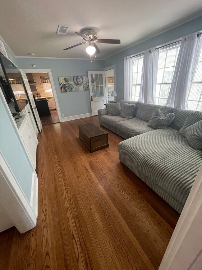 Building Photo - Spacious South Highlands 2 Bedroom Home with flex rooms!