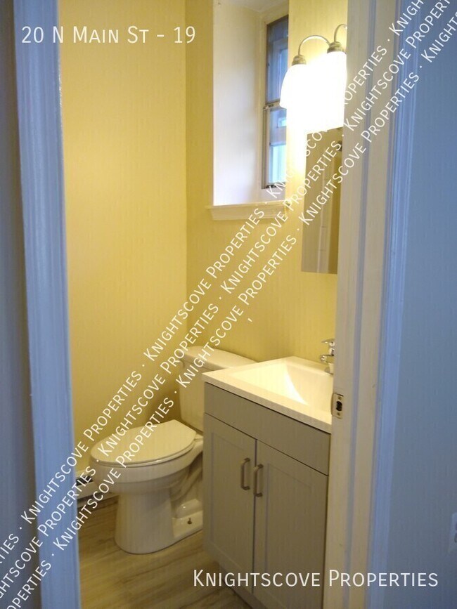 Building Photo - 20 N Main St