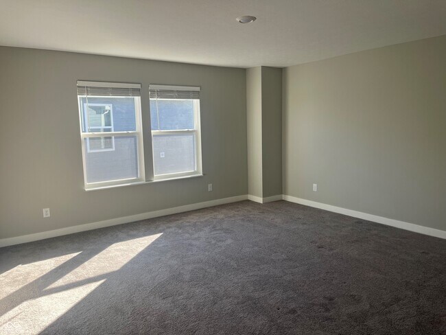 Building Photo - 1953 Goodwin Pl