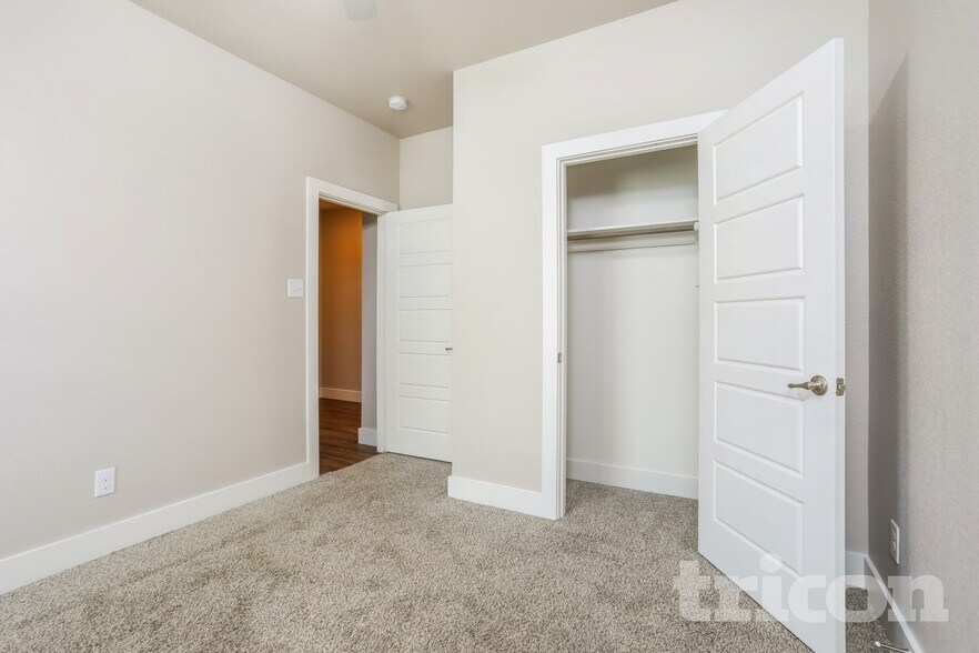 Building Photo - 10352 Ft Teran Trl