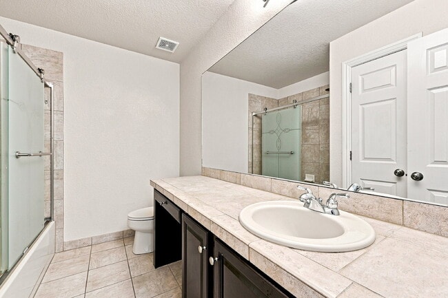 Building Photo - $3,195.95, 6 bed, 4 bath located in Colorado Springs