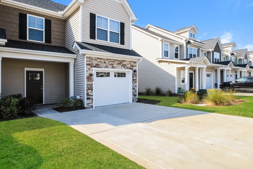Building Photo - 3750 Summer Bay Trl