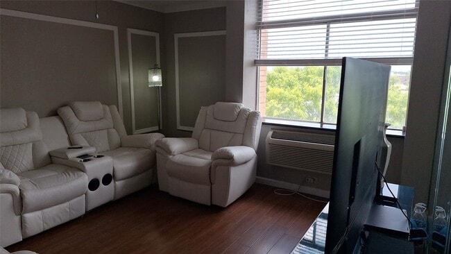 Building Photo - 7510 Hornwood Dr