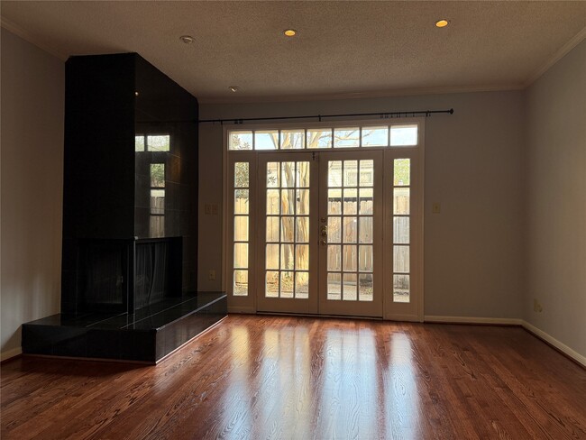 Building Photo - 3636 Lake St