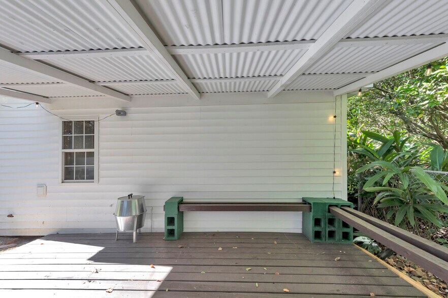 Building Photo - 228 Amelia St