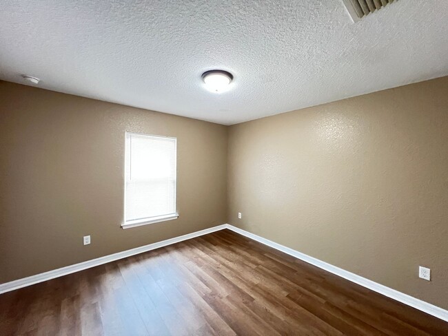Building Photo - 3 BD/2BA Home in Beautiful Ocala!!!