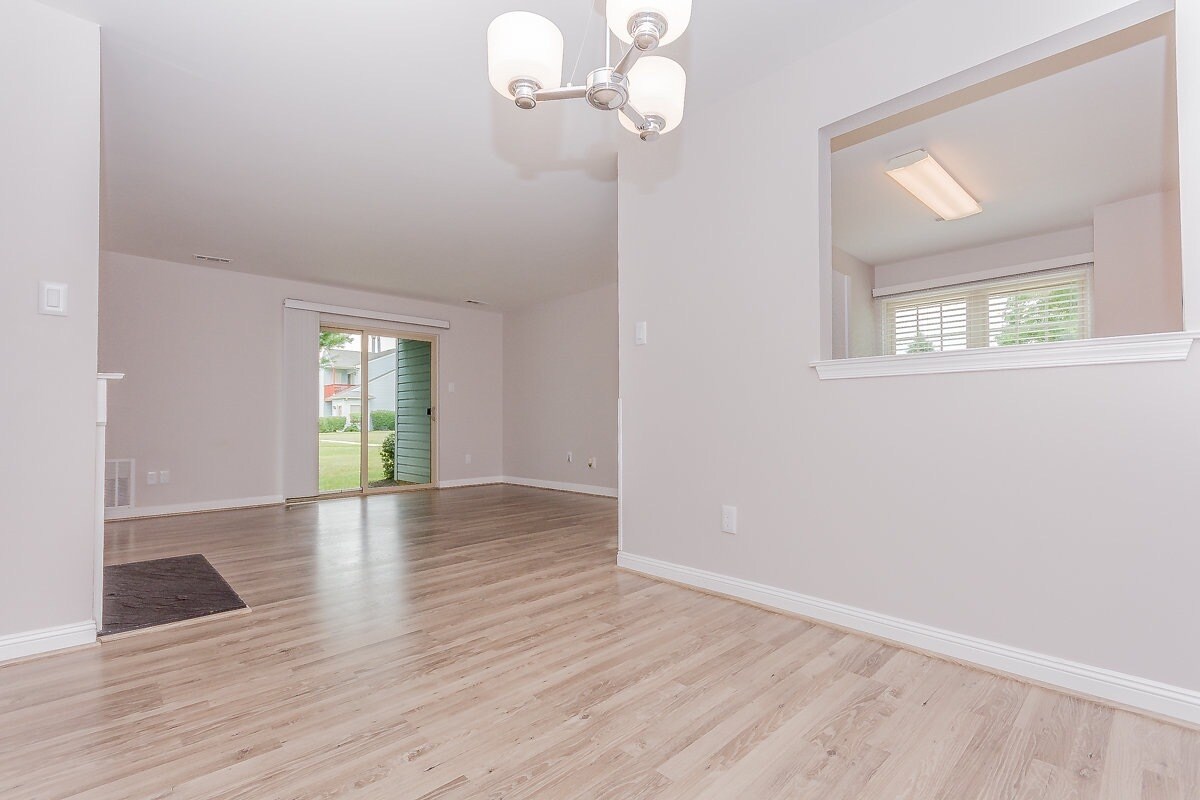 Building Photo - 413 Atlanta Court