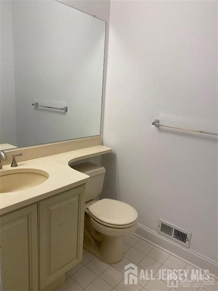 Building Photo - 33 Marion Dr