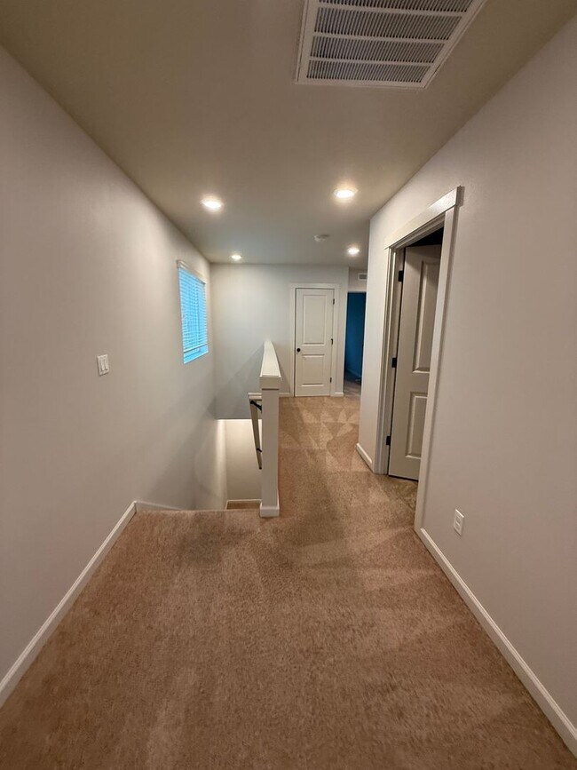 Building Photo - Impressive North Plains Home Backing to Protected Green Space – Move-In Ready!