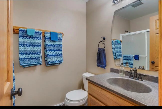 Building Photo - 1370 Nakomis Ave