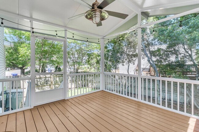 Building Photo - 1574 Ocean Neighbors Blvd