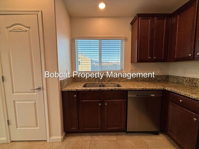 Building Photo - 100 Deschutes Dr