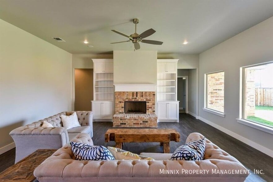 Building Photo - 2103 99th St