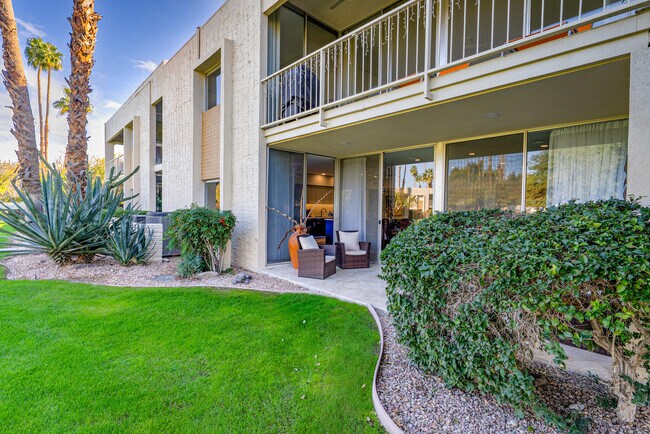 Building Photo - 449 Desert Lakes Dr