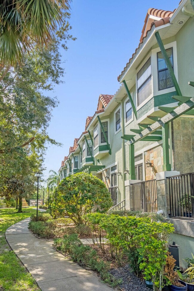 Building Photo - 14525 Damai Ln